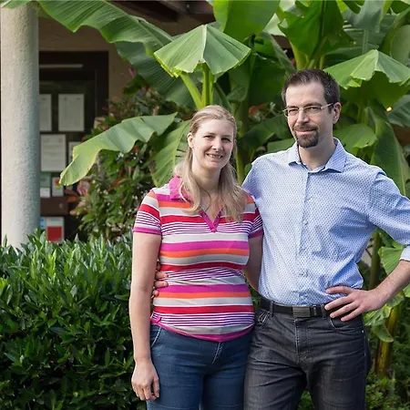 Og Amys Tarbes Sud Otel *