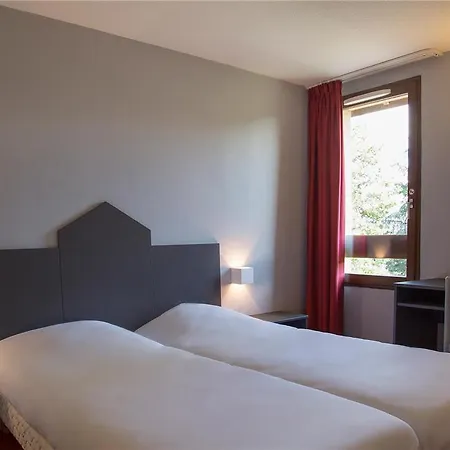 Отель Og Amys Tarbes Sud *