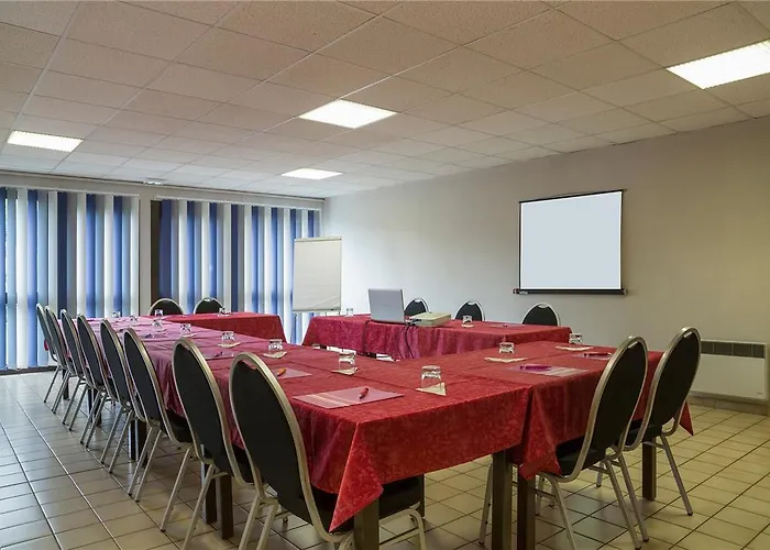 Og Amys Tarbes Sud Отель